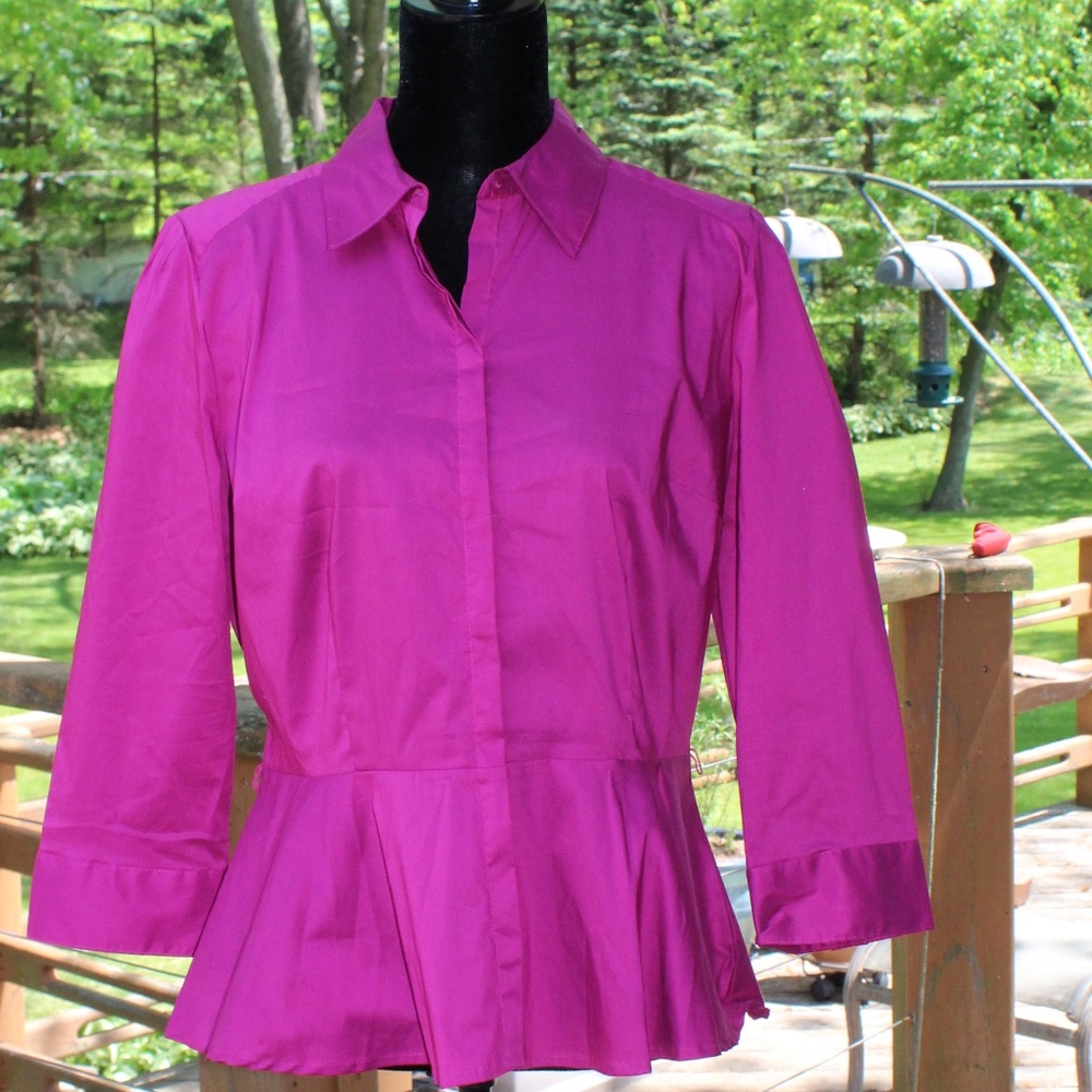 Elle Blouse NWT Fuchsia color Sz Large